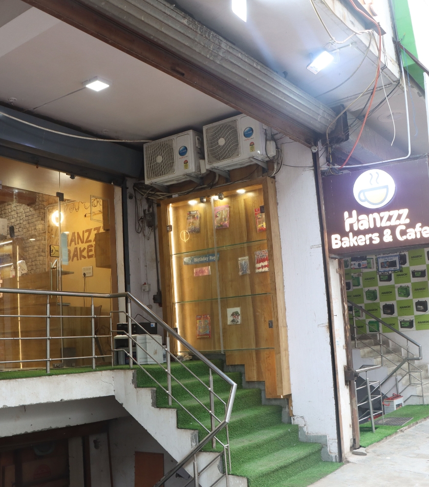 Hanzzz Bakers's & Cafe